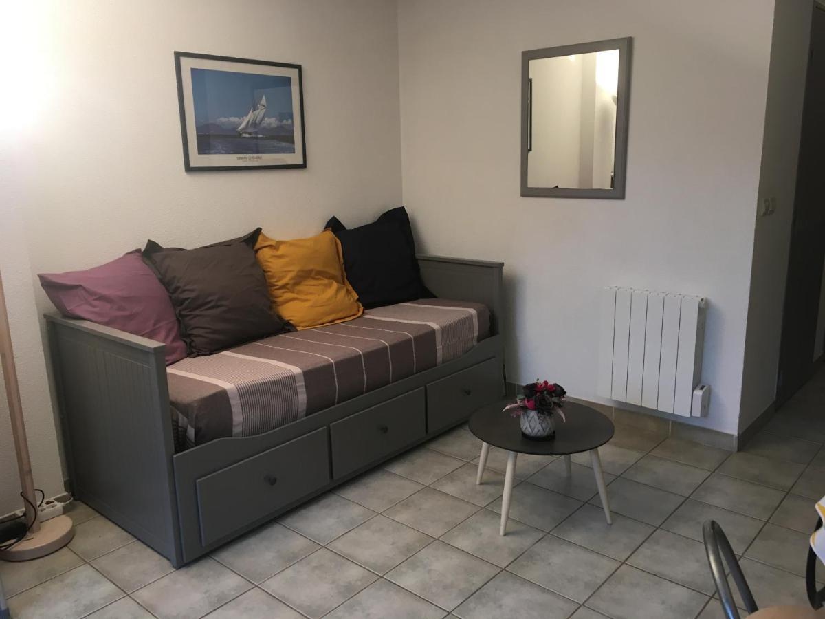 Sanary Sur Mer Appartement 30M2 T2 Avec Terrasse Piscine 10Min A Pied De La Plage Екстер'єр фото